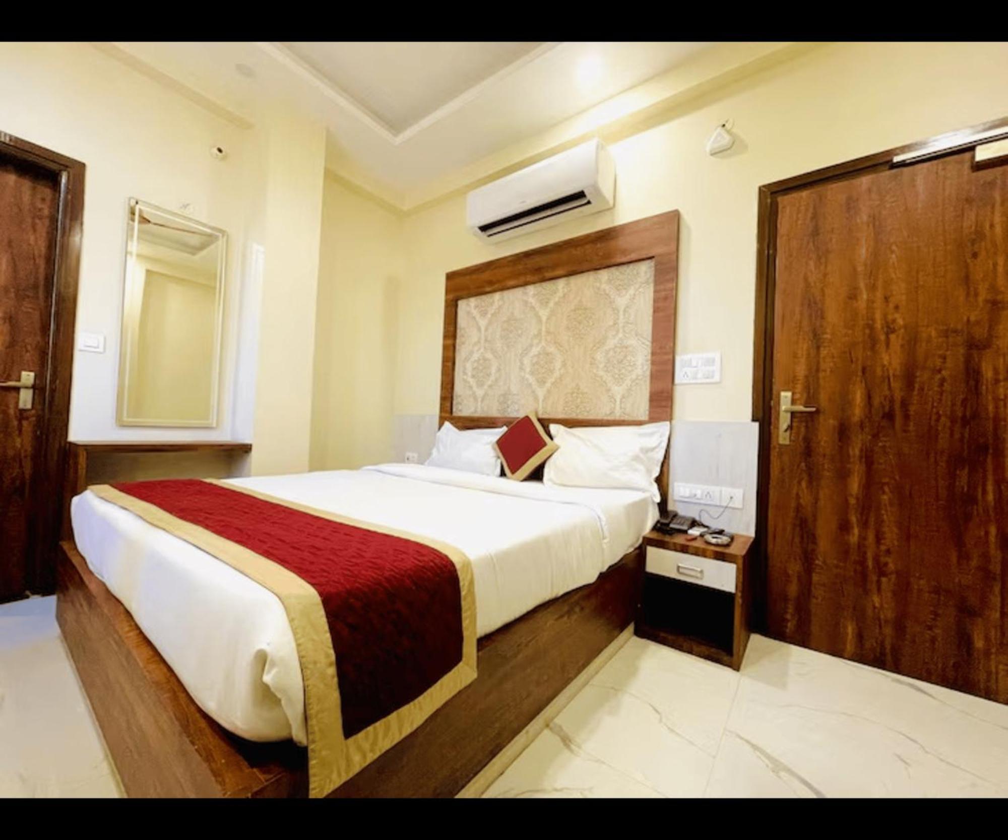 Hotel Hari Inn Jaipur Bagian luar foto