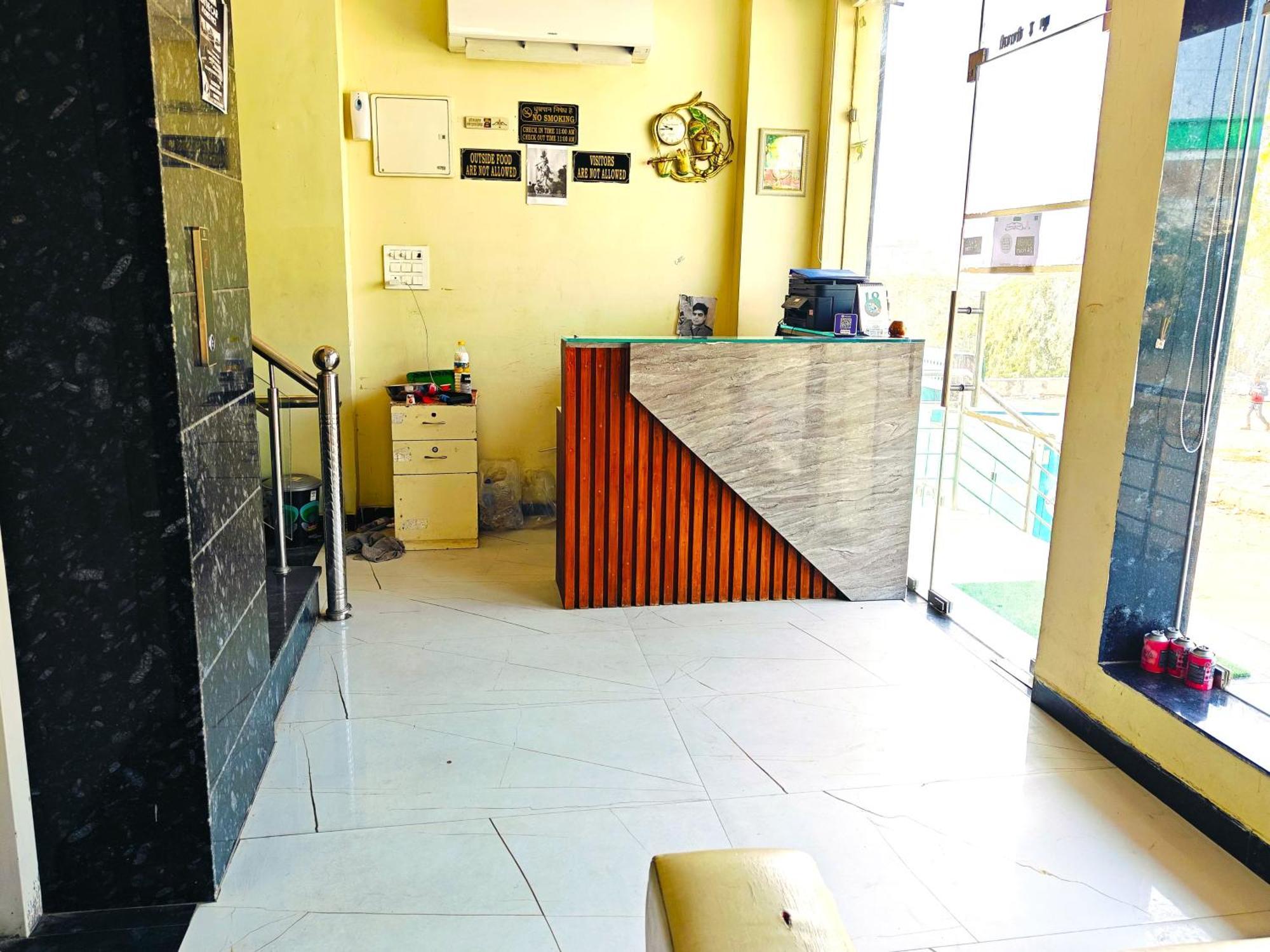 Hotel Hari Inn Jaipur Bagian luar foto