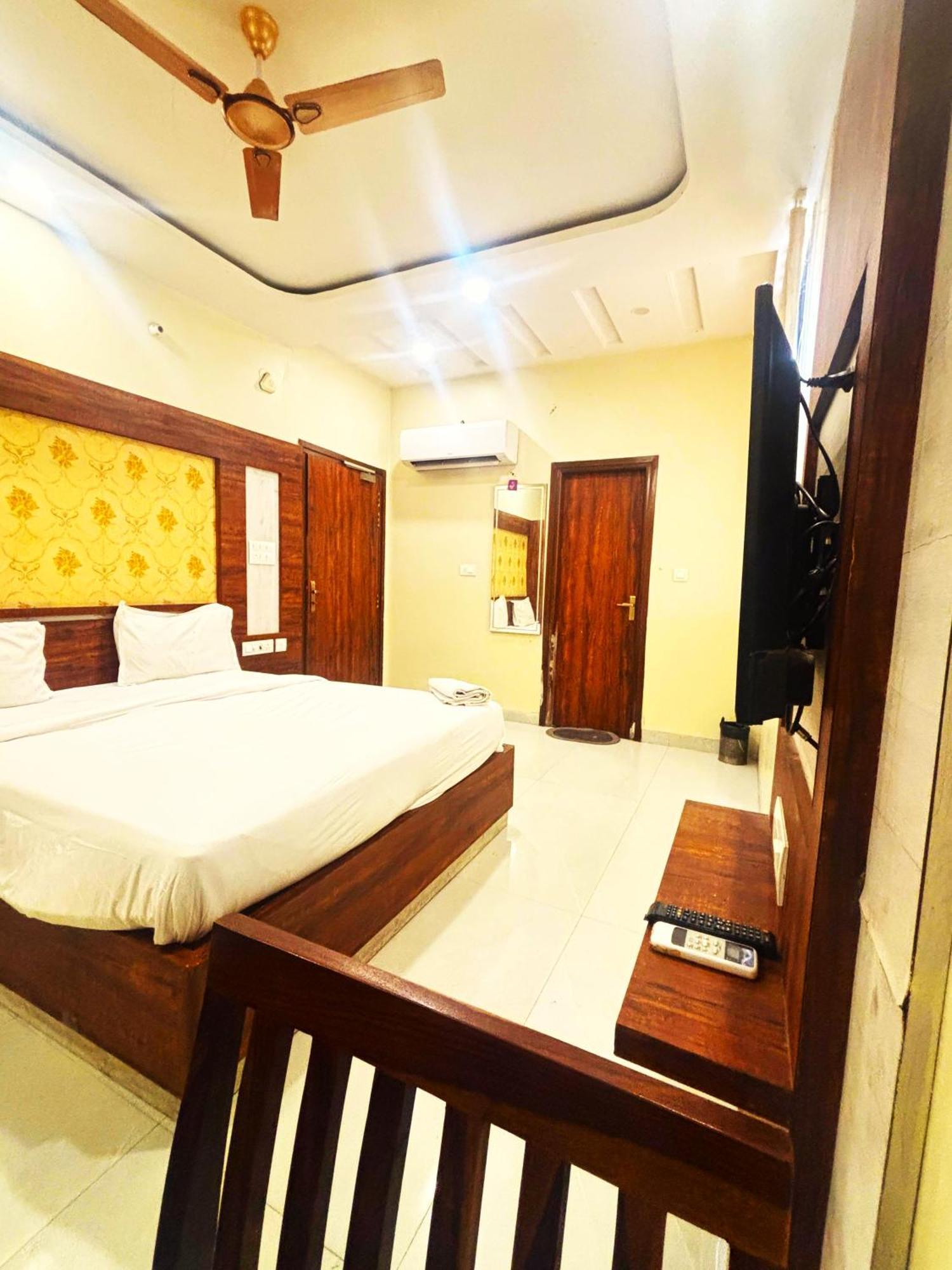 Hotel Hari Inn Jaipur Bagian luar foto