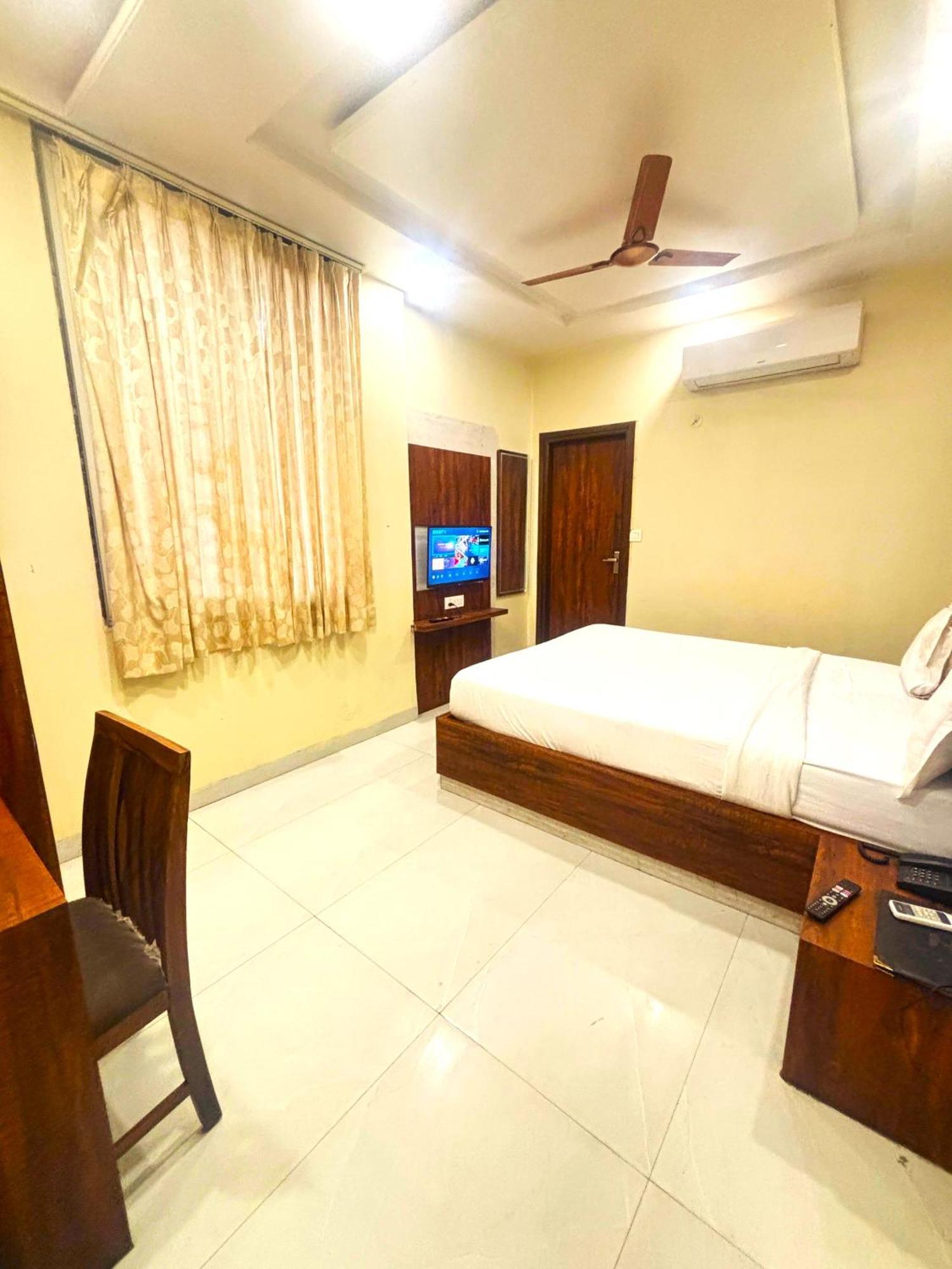 Hotel Hari Inn Jaipur Bagian luar foto