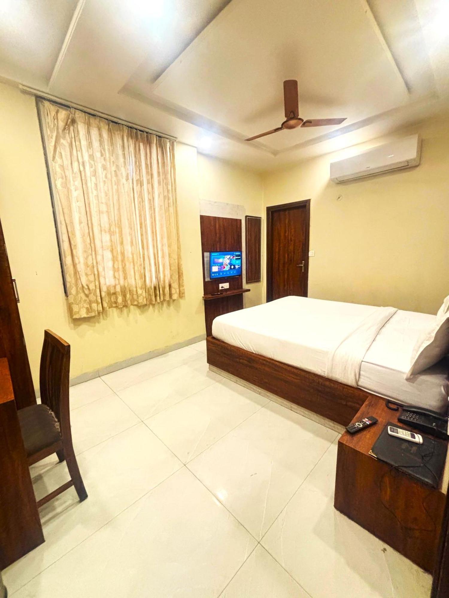 Hotel Hari Inn Jaipur Bagian luar foto