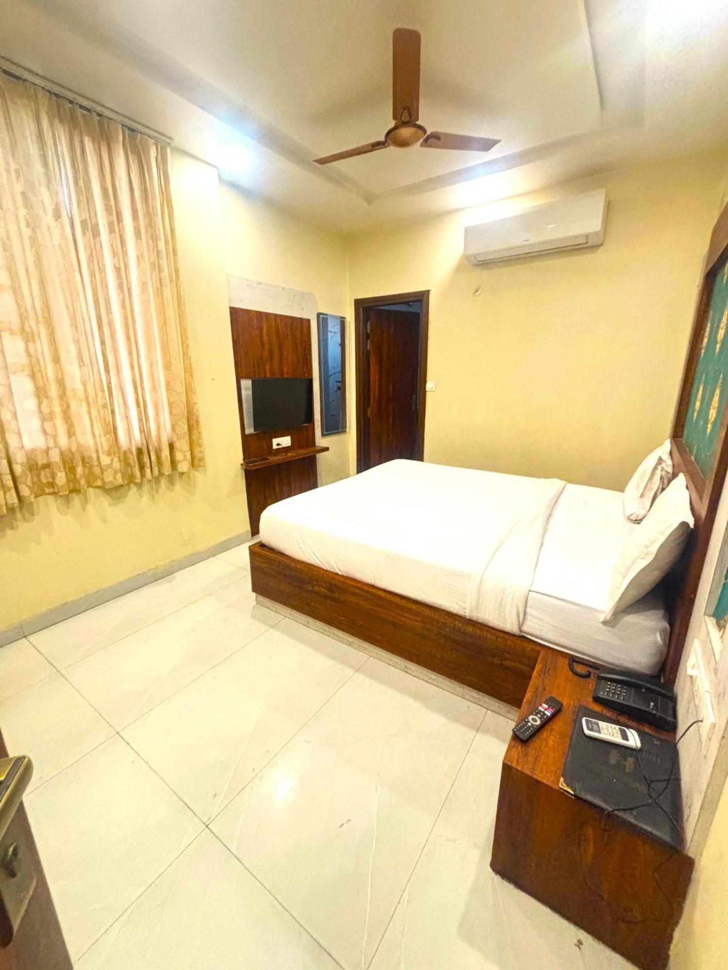 Hotel Hari Inn Jaipur Bagian luar foto
