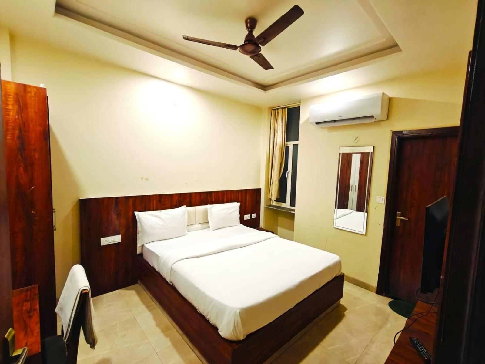 Hotel Hari Inn Jaipur Bagian luar foto